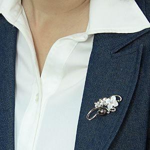 ブローチ 花 パール 真珠 2WAY ピンブローチ ブラックパール タヒチ黒蝶真珠 白蝶貝 花モチーフ 送料無料 フォーマル プレゼント ギフト ご褒美 自分買い puの画像