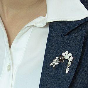 ブローチ 花 パール 真珠 ブラックパール タヒチ黒蝶真珠 グリーン系 10mm 白蝶貝 ピンク貝 薔薇 花モチーフ 送料無料 プレゼント ギフト ご褒美 自分買い puの画像