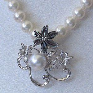 ブローチ 花 真珠パール 兼 ペンダント 南洋白蝶真珠 ホワイト系 直径10mm 花 黒蝶貝 シルバー 送料無料 フォーマル プレゼント ギフト ご褒美 自分買い puの画像