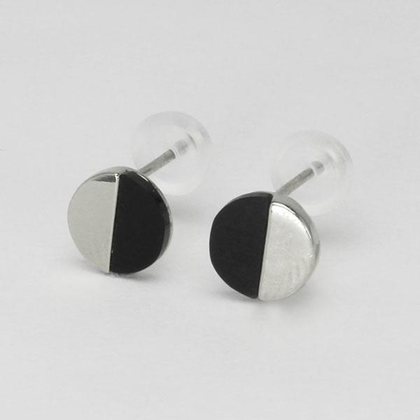PT900 オニキス カラスモチーフ ピアス 未使用 ピアス オニキスピアス オニキス スタッドピアス pt900 プラチナ