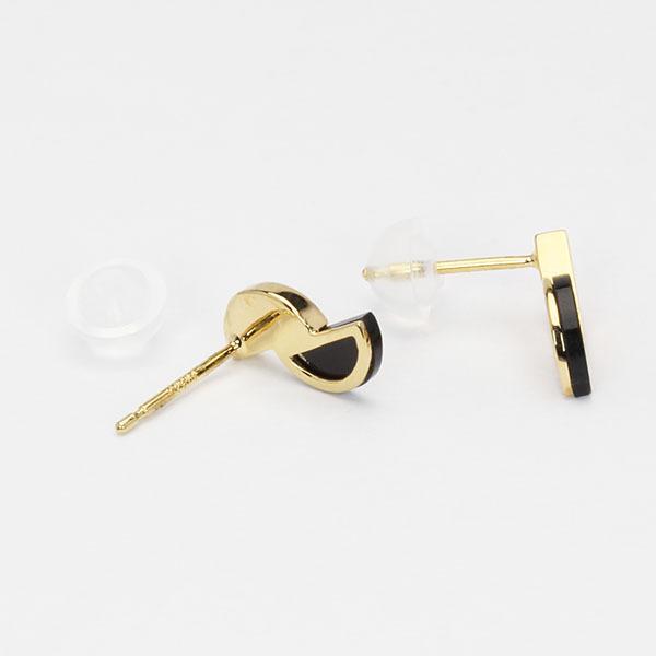 ピアス オニキスピアス オニキス スタッドピアス k18 18k 18金 イエローゴールド レディース 送料無料 ジュエリー 人気 プレゼント ギフト 自分買い puの画像