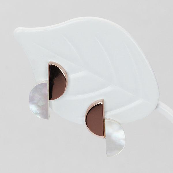 ピアス 白蝶貝ピアス 白蝶貝 シェル スタッドピアス k18 18k 18金 ピンクゴールド レディース 送料無料 人気 プレゼント ギフト ご褒美 自分買い puの画像