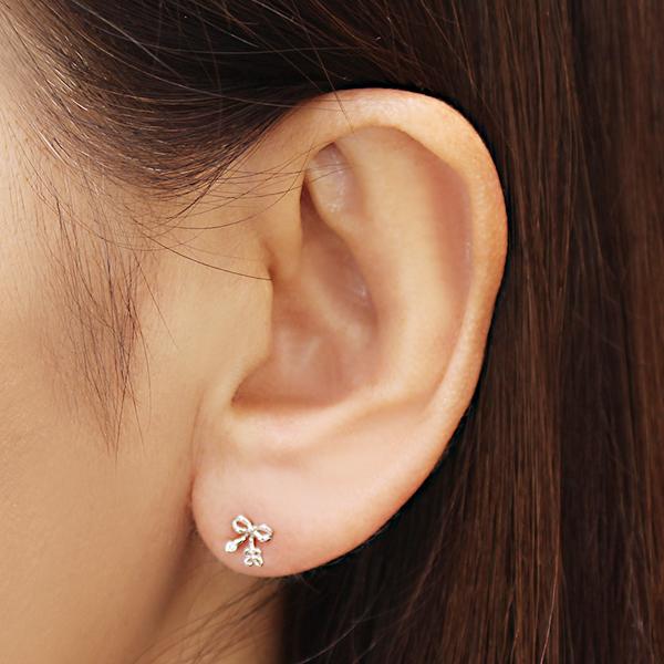 リボン ピアス ダイヤモンドピアス ダイヤピアス クローバーピアス スタッド ホワイトゴールド k18 18k 18金 レディース 送料無料 カジュアル 普段使いの画像