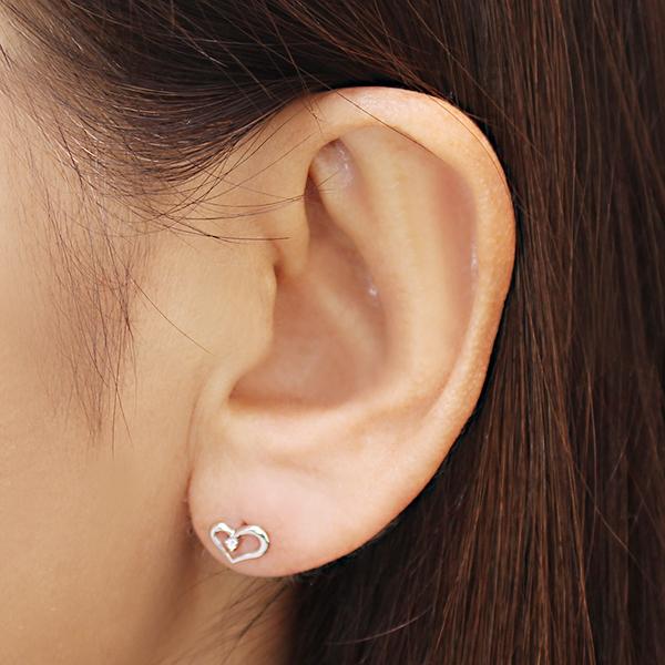 ハートピアス ダイヤモンド ピアス オープンハート ダイヤ 0.02ct スタッドピアス ホワイトゴールド k18 18k 18金 レディース 送料無料 カジュアル 普段使いの画像