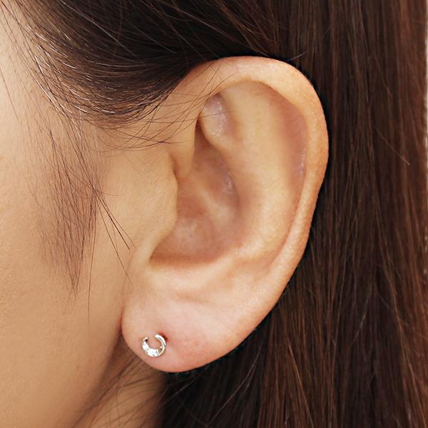 ダイヤピアス ダイヤモンド ピアス スタッドピアス ホワイトゴールド k10 10k 10金 0.02ct 送料無料 カジュアル 普段使い レディースの画像