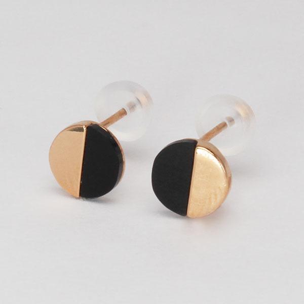 ピアス オニキスピアス オニキス スタッドピアス k18 18k 18金 ピアス オニキスピアス オニキス スタッドピアス k18 18k 18金