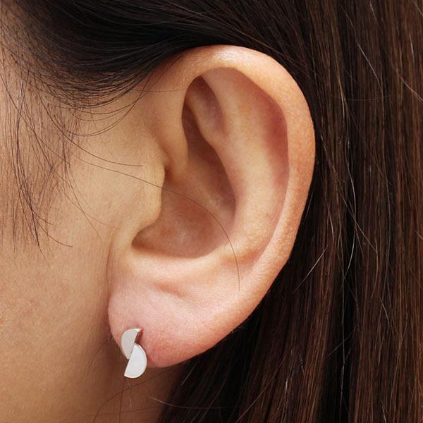 白蝶貝 K18 ホワイトゴールド ピアス 楽天市場】K18YG 白蝶貝 半円