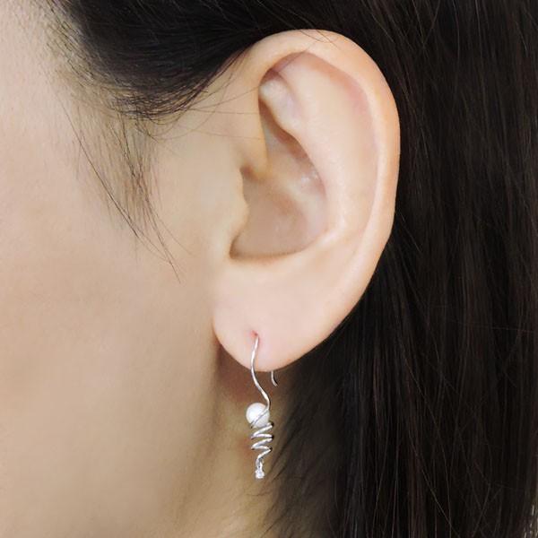 パールピアス 18金 パール ピアス 18k スパイラル 螺旋 本真珠 ダイヤモンド k18 ホワイトゴールド ぶら下がり ゆれる 揺れる プレゼント ギフト 自分買い puの画像