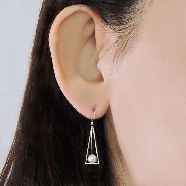 パールピアス 18金 パール ピアス 18k ピラミッド型フック ぶら下がり ゆれる 揺れる あこや本真珠 5-5.5mm k18 ホワイトゴールド プレゼント ギフト puの画像