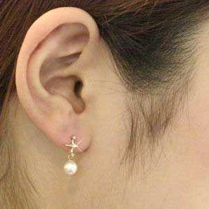 パール ピアス 18金 18k 普段使い あこや本真珠 ダイヤモンド 5mm k18 ゴールド クロス ぶら下がり ゆれる 揺れる 送料無料 プレゼント ご褒美 自分買い puの画像