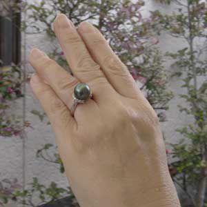 パール リング 指輪 真珠タヒチ黒蝶真珠 18金 k18 ホワイトゴールド ダイヤモンド 14石 合計0.31ct 真珠の径 11mm グリーン系 プレゼント ギフト 自分買い pu_2
