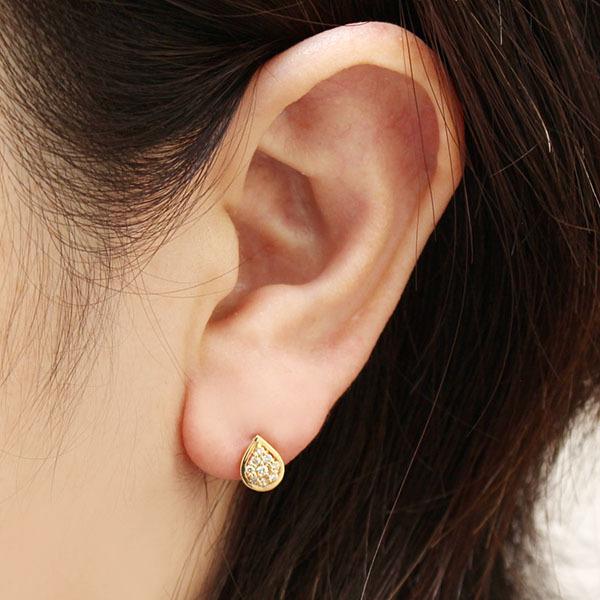 ピアス ダイヤモンド ダイヤ スタッドピアス 18金 k18 18k イエローゴールド ティアドロップ しずく ユニセックス 送料無料 プレゼント ご褒美 自分買い puの画像