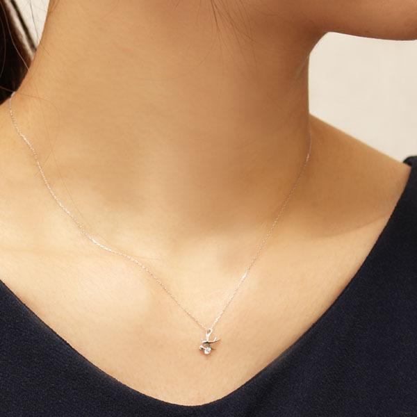 ツバメとダイヤ 美品 リング 指輪 K18WG ダイヤ ブルートパーズ ツバメ刻印