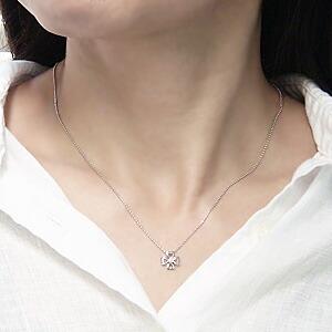 四つ葉のクローバー ダイヤモンド ダイヤ ネックレス 0.03ct k18 18k 18金 ホワイトゴールド ペンダント ユニセックス 男女兼用 プレゼント ギフト puの画像