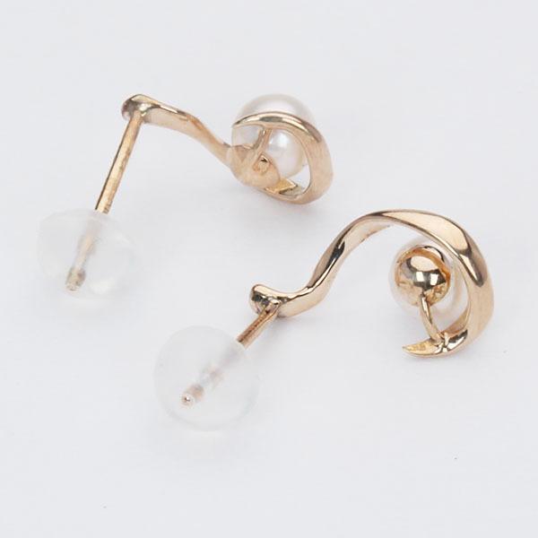 あこや真珠ピンク系　K18スタッドピアス パール ピアス 真珠ピアス スタッドピアス k18 18k 18金 ピンク
