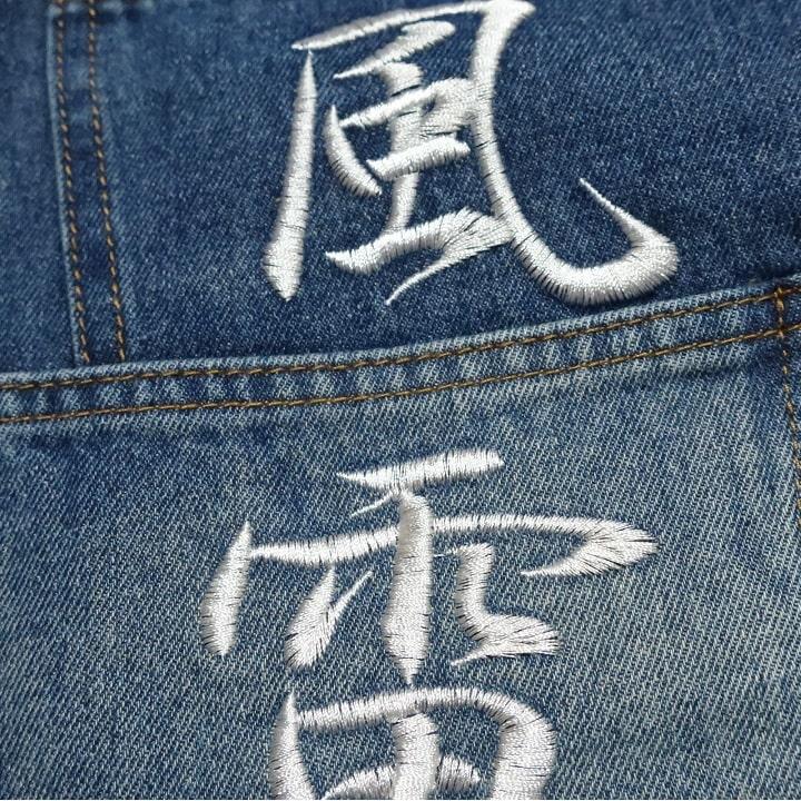 ジーンズ メンズ 刺繍 和柄 風神雷神 金襴ちりめん ストレート ジーンズ メンズ 刺繍 和柄 風神雷神 金襴ちりめん ストレート