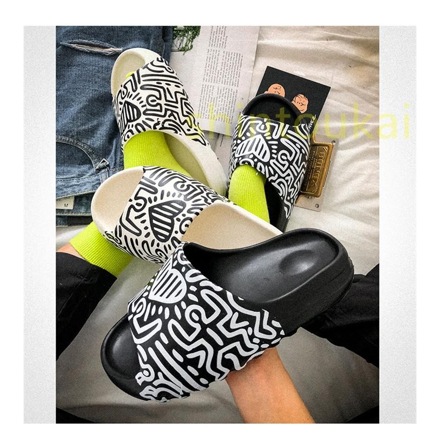 スリッパ メンズ オシャレ 夏 お出かけ リゾート ホワイト ブラック オシャレ カジュアル 落書きをする 潮流 日式 室内 お風呂 送料無料 Ofd2375 Shintoukai 通販 Yahoo ショッピング