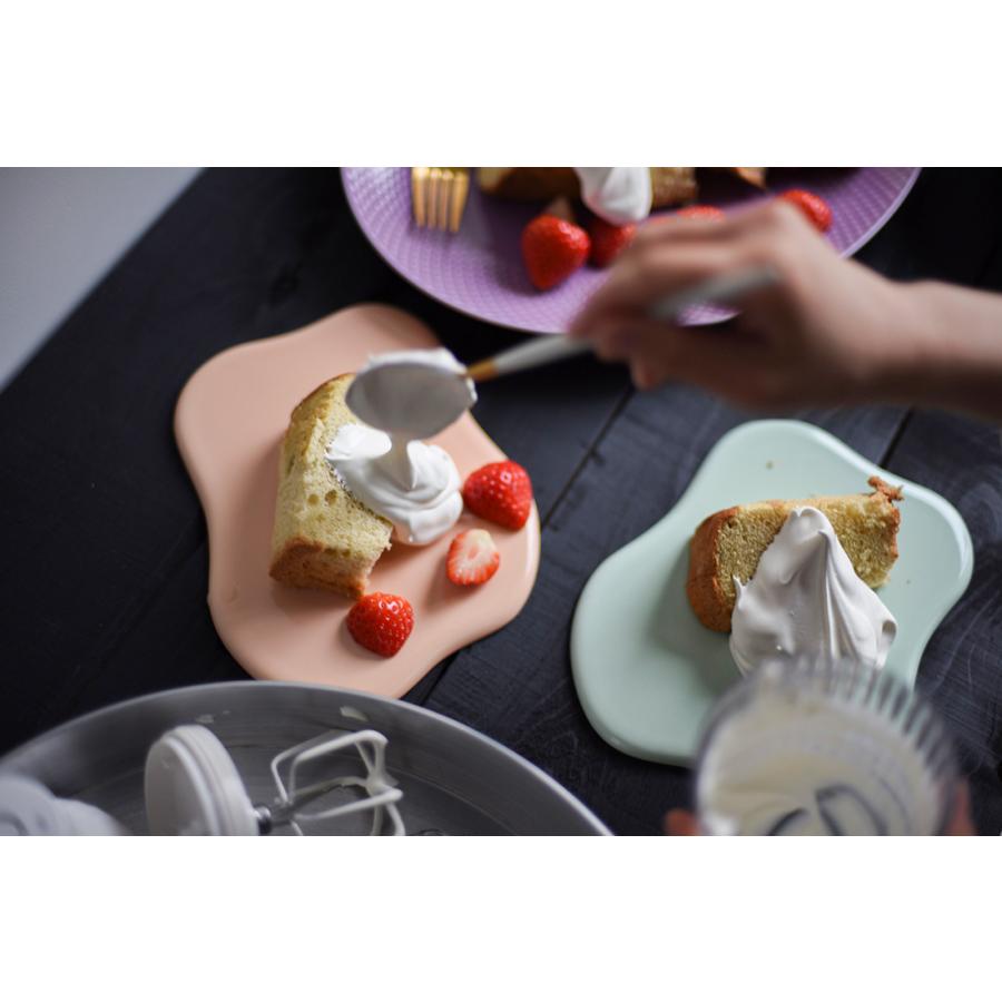 やわらかな白釉の手作りバターディッシュ やわらかな白釉の