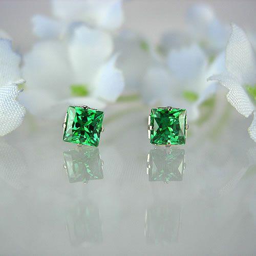 MARE チタンピアス SWAROVSKI GREEN 4mm×4mm ma075