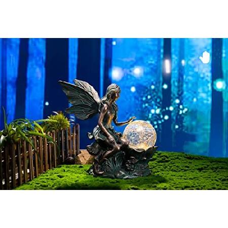 トップ TERESA´S COLLECTIONS 妖精の庭の彫刻と彫像 大きなソーラー屋外像の置物 クラックルガラスグローブ付き 樹脂フェアリーガーデン装飾 屋外バルコニーパティオデ
