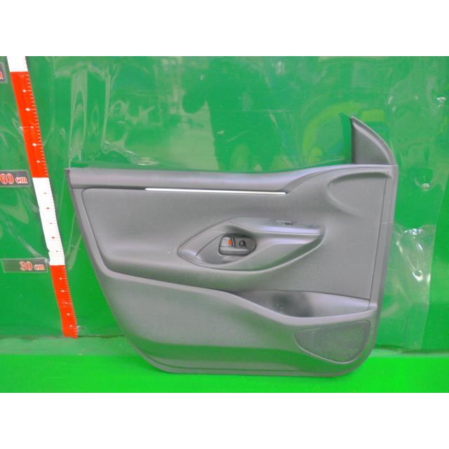 ヤリス 5BA-KSP210 左Fドアトリム 67778-X1V26 67620-K0010-C1 : Shirato Auto Parts ...