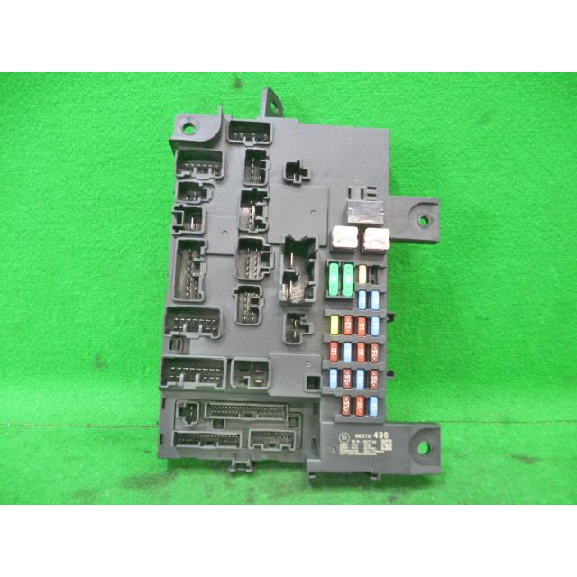 エクリプスクロス 5BA-GK1W ヒューズボックス 8637B 496 エクリプスクロス 5BA-GK1W ヒューズボックス 8637B 496