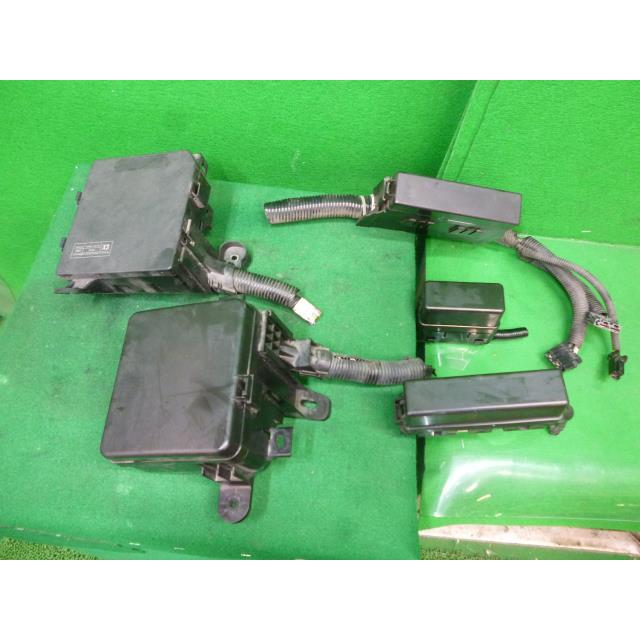 リーフ ZAA-ZE1 ヒューズボックス : Shirato Auto Parts - 通販 - Yahoo!ショッピング