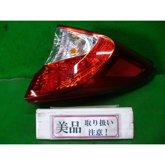 C-HR C−HR 6AA-ZYX11 右テールランプ 10-102 81551-10380 美品