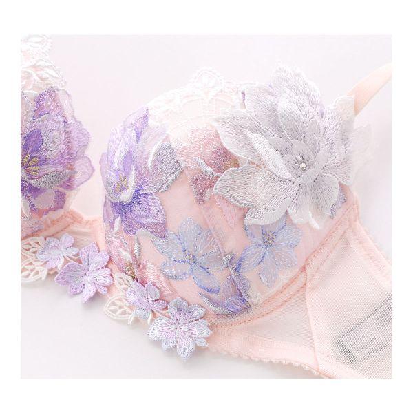 Salutサルート★30G P-プッシュアップ 谷間 紫色 花柄刺繍ブラジャー Salutサルート☆30G P-プッシュアップ 谷間 紫色 花柄刺繍