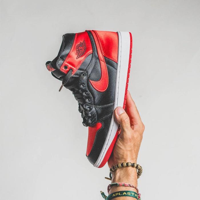 NIKE FD4810-061 ナイキ ウィメンズ エアジョーダン1 ハイ OG NIKE FD4810-061 ナイキ ウィメンズ エアジョーダン1 ハイ OG