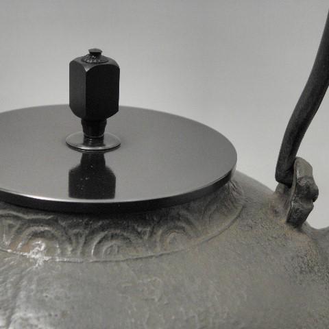 01 01 14 01 越中祥栄堂 キッチン 日用品 文具 平丸 鉄瓶 荒磯 喜多庄兵衛作 平丸 荒磯 着後レビューで送料無料 の