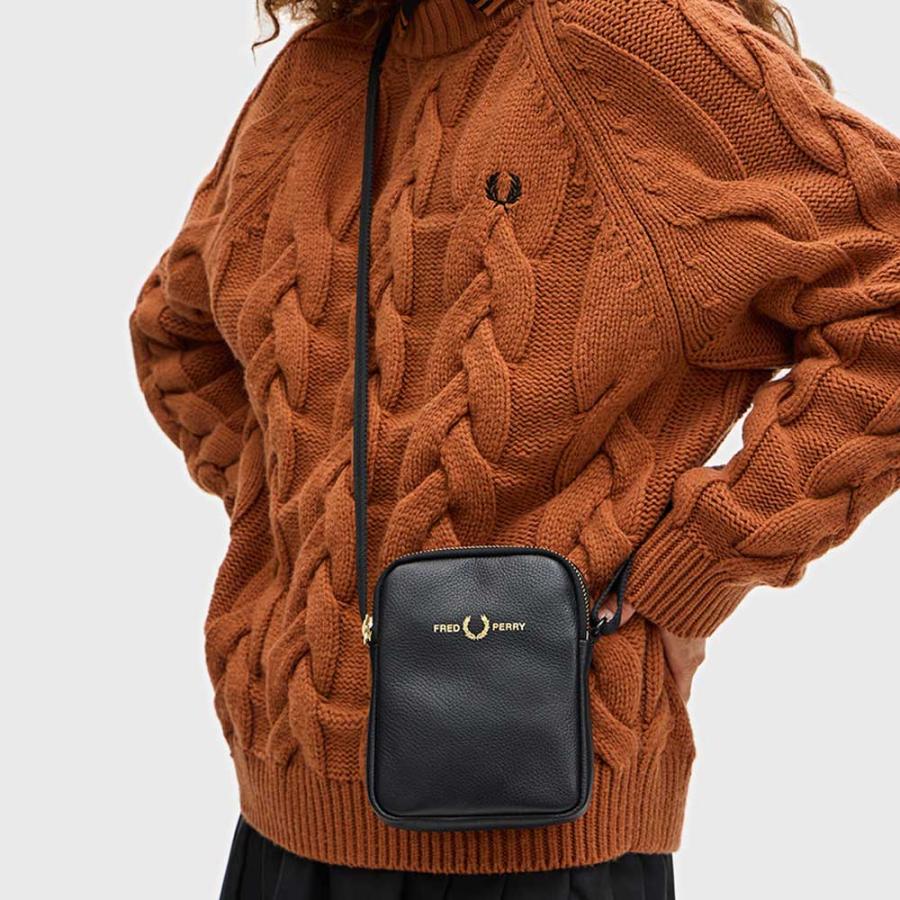 FRED PERRY フレッドペリー バッグ Tumbled Leather Side Bag FRED PERRY フレッドペリー バッグ Tumbled Leather Side Bag