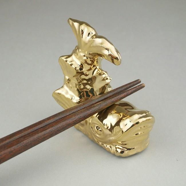 京焼 清水焼 鯱(しゃちほこ）箸置き 紫泉 金単品 : 松韻堂 Yahoo!店