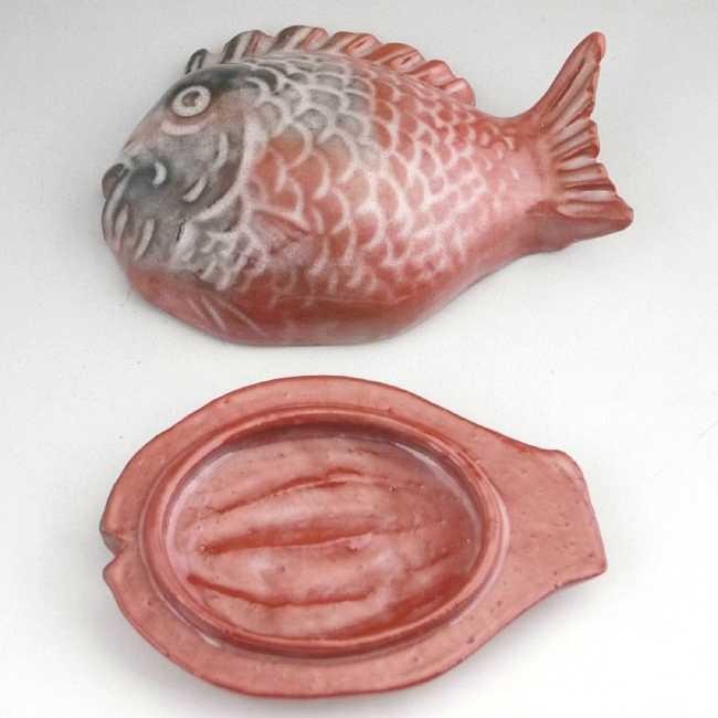 楽焼 鯛 蓋物