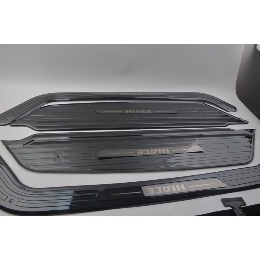 トヨタハイエース 200系1型‐8型標準スーパーGL専用LEDスカッフプレートリアサイドドア上下左右4枚セットステンレス製 ブラックとシルバー2色選び可 |  | 07