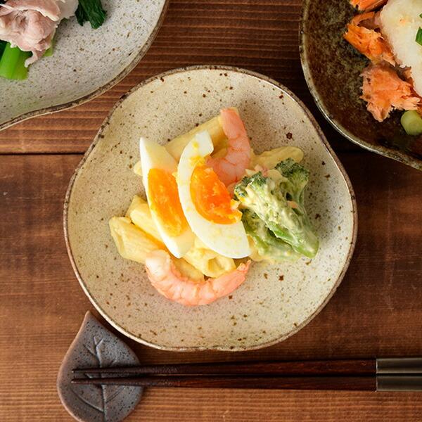 変形三角小皿 13cm 和食器皿 プレート 取り皿 中皿 サラダ皿 副 変形三角小皿 13cm 和食器皿 プレート 取り皿 中皿 サラダ皿 副