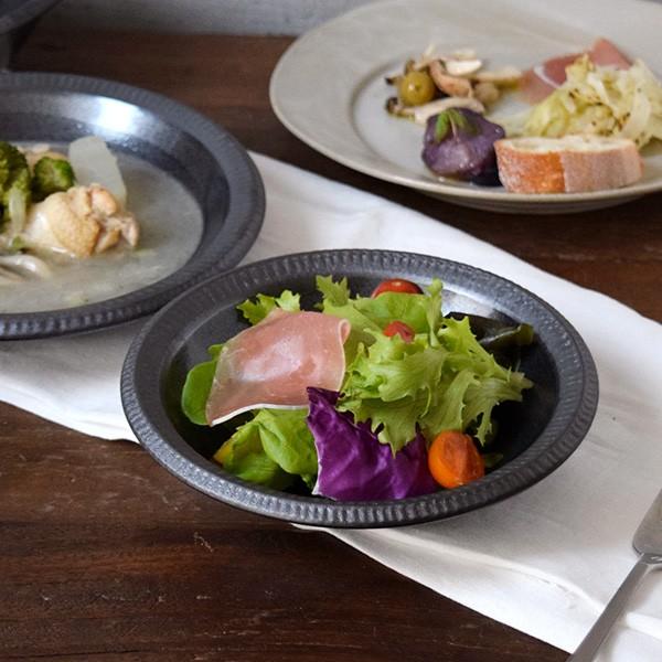 日本全国 送料無料 サラダボウル 17 5cm 銀彩鉄結晶和食器 サラダ皿 中鉢 取り鉢 シリアルボウル ボウル 深皿 和 黒い食器 カフェ食器 取り皿 カフェ風 モダン 和カ Neotextreview Com