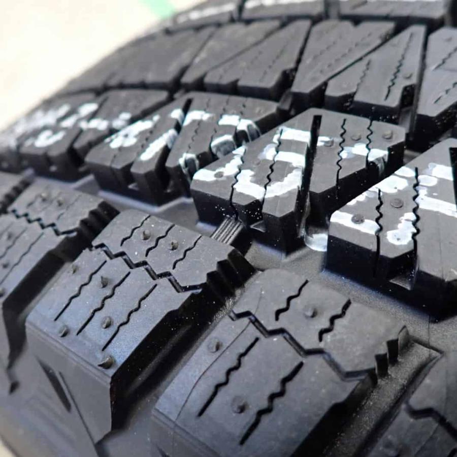 21年日本工場製 ブリヂストン ブリザック DM-V3 225/65R17 102Q 9分山