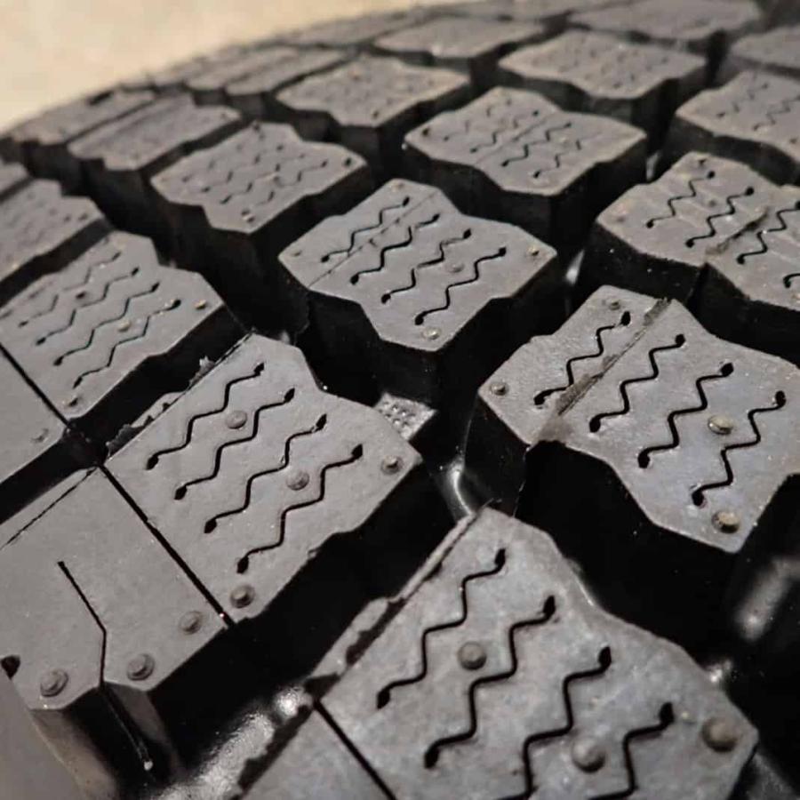 BRIDGESTONE（ブリヂストン） リトレッド 冬 新品 4本SET 会社宛 送料