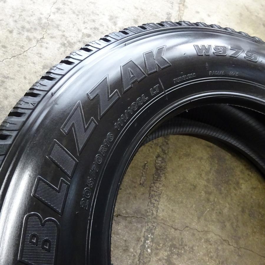 ブリザック 新品スタッドレスタイヤ 205/70R16 111/109 LT ブリザック 新品スタッドレスタイヤ 205/70R16 111/109 LT