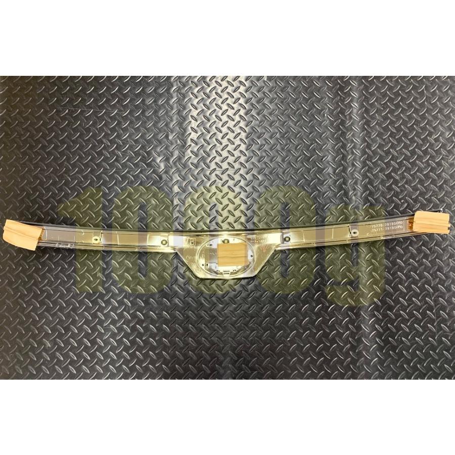トヨタ純正新品】TOYOTA 未使用品 ☆超希少品☆ ヴォクシー 80 フード