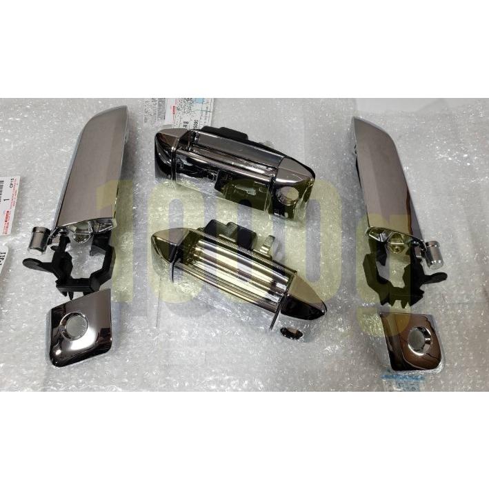 トヨタ純正新品】TOYOTA 未使用品 ☆超希少品☆ ハイエース 200 メッキ