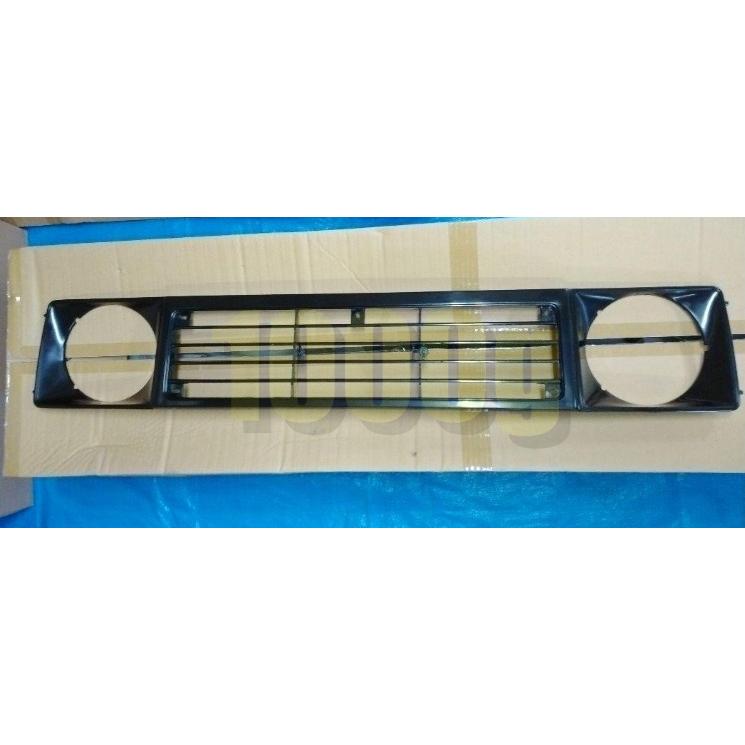 スズキ純正新品】 未使用品 ☆超希少品☆ ジムニー JA11 グリル 素地色