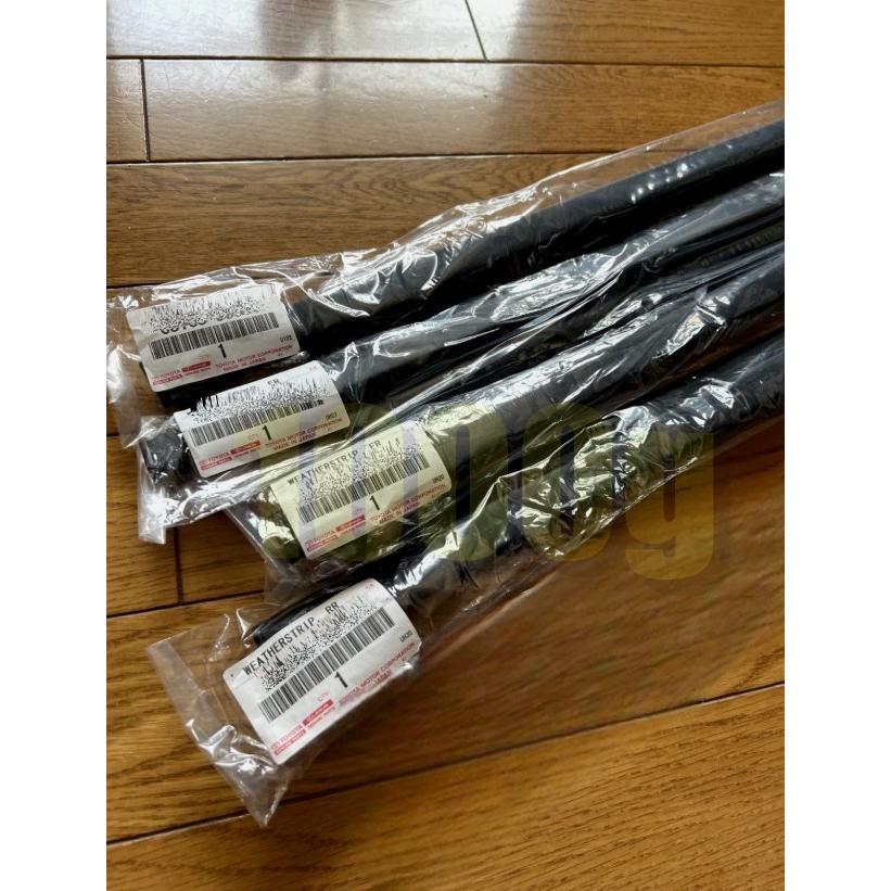 トヨタ純正新品】TOYOTA 未使用品 ☆超希少品☆ハイラックスサーフ 180