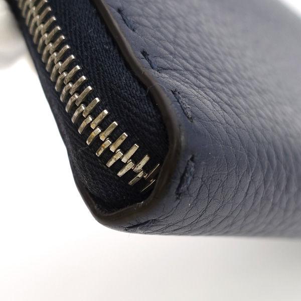 FENDI（フェンディ） ラウンドジップ ロング レザーウォレット 長財布