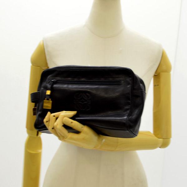 美品 ロエベ レザー クラッチバッグ アナグラム ファスナー ブラック LOEWE（ロエベ） アナグラム クラッチバッグ レザー ブラック ブランド