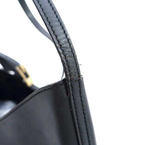 GUCCI / グッチ ■セミショルダーバッグ レザー ブラック ポーチ付き 001-1942-1705 【バッグ/バック/BAG/鞄/カバン】 ブランド【中古】 [0990014590] GUCCI / グッチ セミショルダーバッグ レザー ブラック ポーチ付き 001