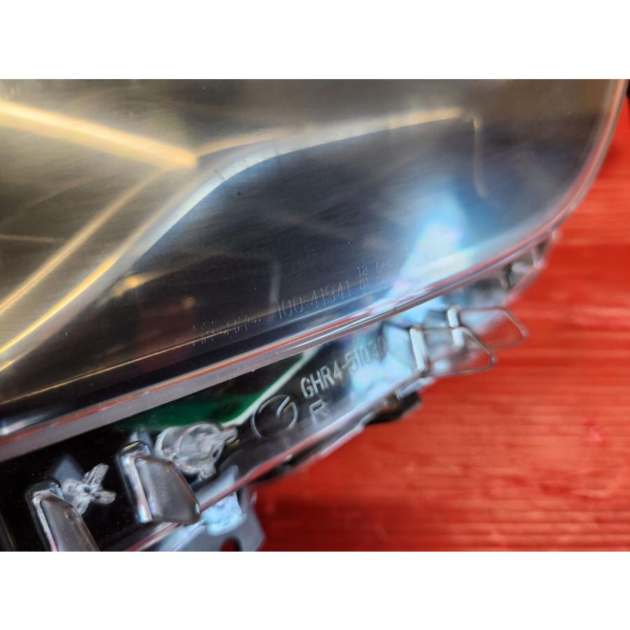 マツダ GJ アテンザ 前期 純正 右 HID ヘッドライト GJ2FP KOITO マツダ GJ アテンザ 前期 純正 右 HID ヘッドライト GJ2FP KOITO