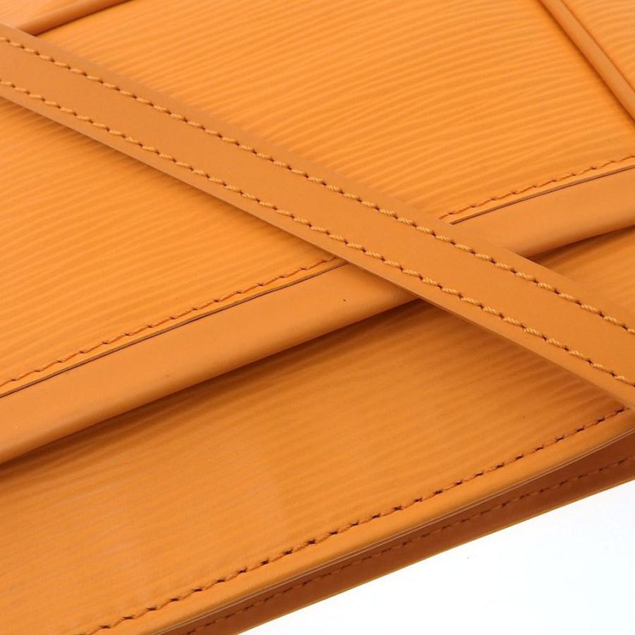 ルイヴィトン LOUIS VUITTON エピ サルヴァンガ ショルダーバッグ