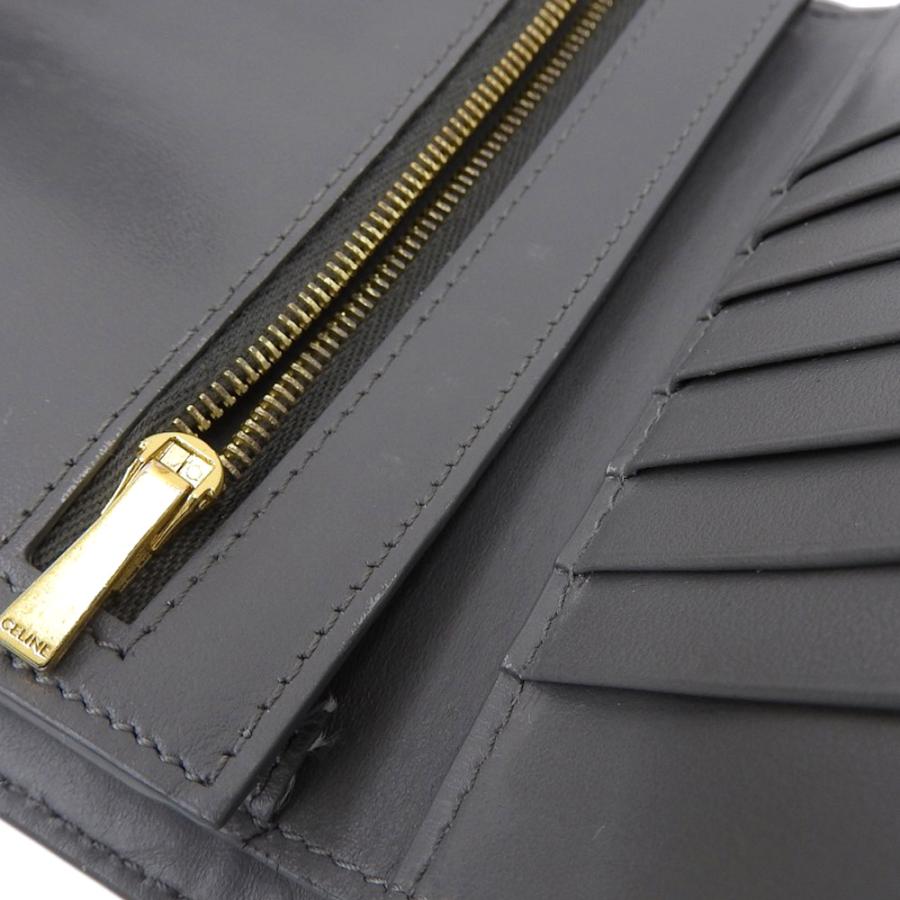 CELINE（セリーヌ） ミディアムストラップウォレット ホック付折財布